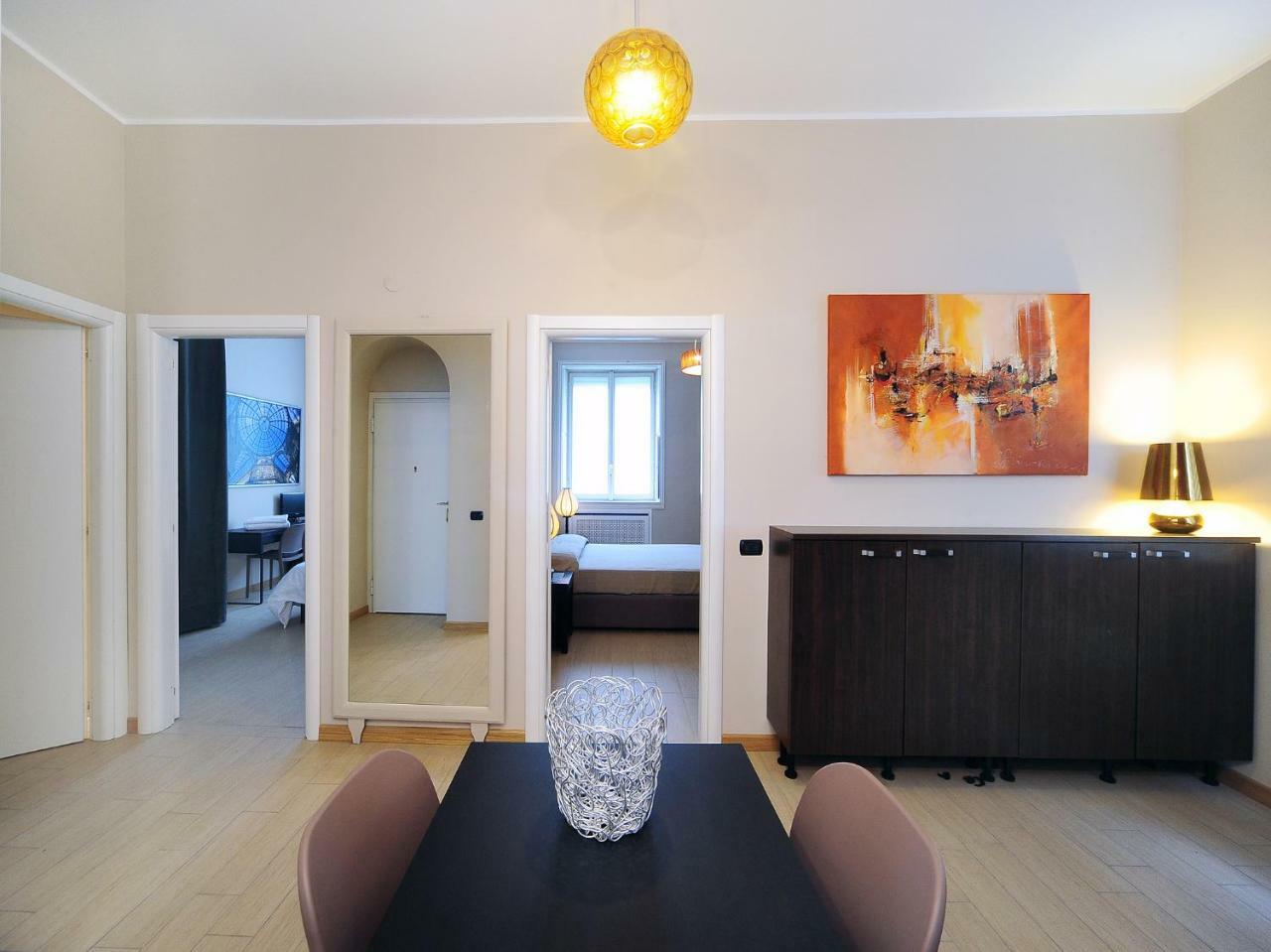 Urban District Apartments - Milan Old Town Central 2 Br Экстерьер фото